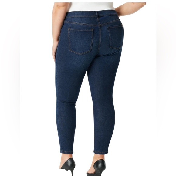 Jessica Simpson Women's Poppy Skinny Jeans Blue Jeans, Women’s 26W Short Petite - Picture 4 of 7